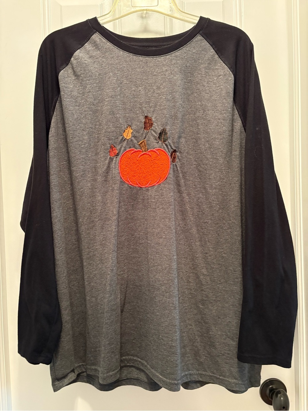 Women’s Gray & Black Long-Sleeve Top with Orange Pumpkin Fall Appliqué, Size 3XL